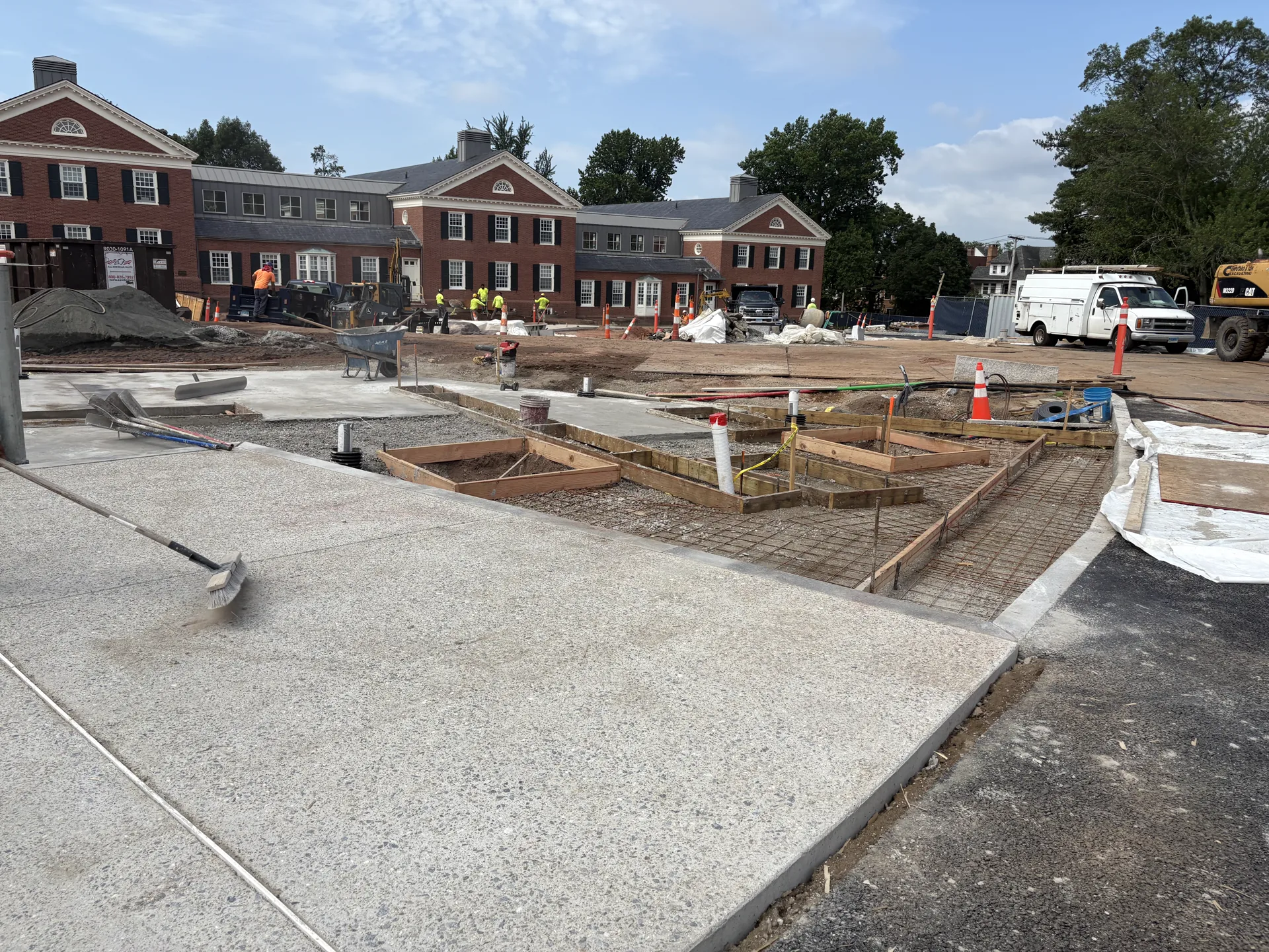 Commercial site concrete installation 34